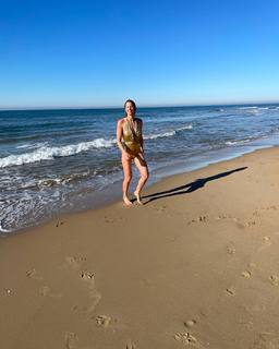 Federica Pellegrini feet photo thumbnail