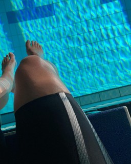 Federica Pellegrini feet photo thumbnail