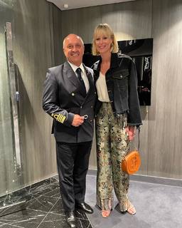 Federica Pellegrini feet photo thumbnail