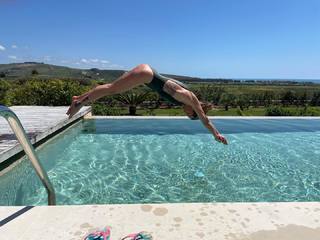Federica Pellegrini feet photo thumbnail