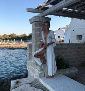 Federica Pellegrini feet photo thumbnail