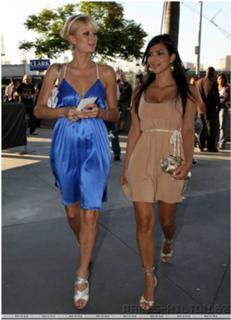 Paris Hilton feet photo thumbnail