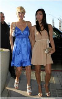 Paris Hilton feet photo thumbnail
