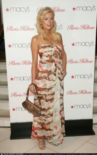 Paris Hilton feet photo thumbnail