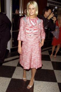 Paris Hilton feet photo thumbnail