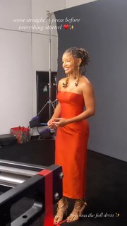 Halle Bailey feet photo thumbnail