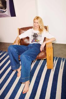 Claudia Schiffer feet photo thumbnail