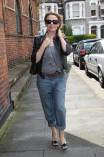 Kylie Minogue feet photo thumbnail