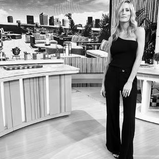 Julieta Prandi feet photo thumbnail