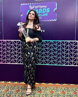 Raveena Tandon feet photo thumbnail