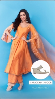 Shraddha Kapoor feet photo thumbnail