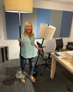 Angela Kinsey feet photo thumbnail