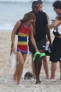 Rita Ora feet photo thumbnail