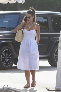 Jordana Brewster feet photo thumbnail
