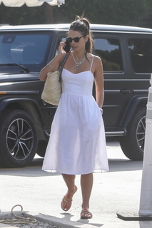 Jordana Brewster feet photo thumbnail