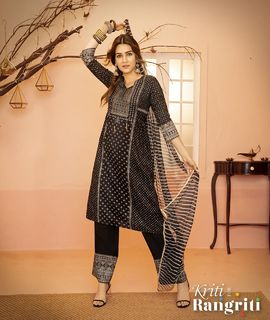 Kriti Sanon feet photo thumbnail