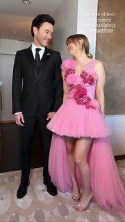 Kaley Cuoco feet photo thumbnail