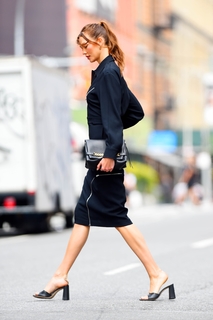 Karlie Kloss feet photo thumbnail