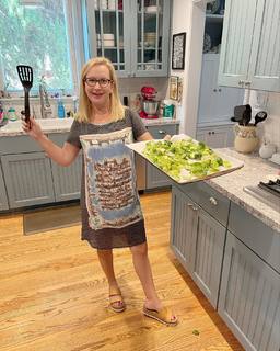 Angela Kinsey feet photo thumbnail