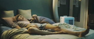 Aubrey Plaza feet photo thumbnail