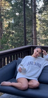 Adrienne Houghton feet photo thumbnail