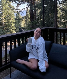 Adrienne Houghton feet photo thumbnail