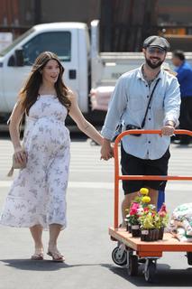 Ashley Greene feet photo thumbnail