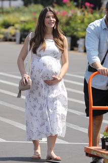 Ashley Greene feet photo thumbnail