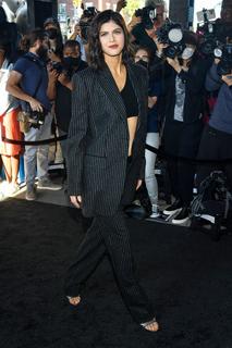 Alexandra Daddario feet photo thumbnail