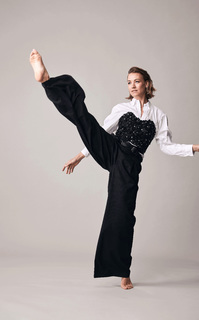 Yvonne Strahovski feet photo thumbnail