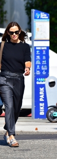 Jennifer Garner feet photo thumbnail