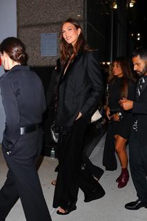 Karlie Kloss feet photo thumbnail