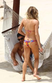LeAnn Rimes feet photo thumbnail