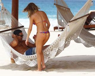 LeAnn Rimes feet photo thumbnail