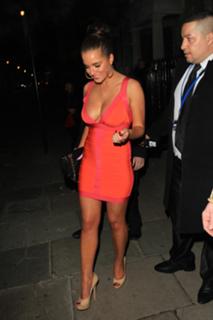 Helen Flanagan feet photo thumbnail