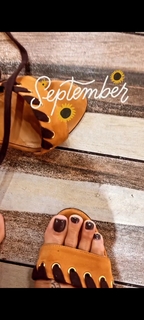 Brooke Burke feet photo thumbnail