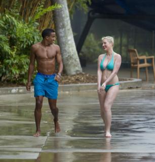Helen Flanagan feet photo thumbnail
