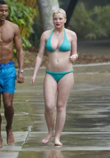 Helen Flanagan feet photo thumbnail
