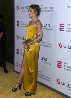 Paris Jackson feet photo thumbnail
