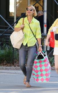 Claire Danes feet photo thumbnail
