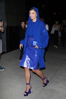 Taylor Hill feet photo thumbnail