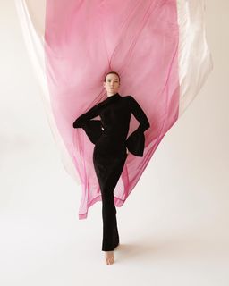 Karlie Kloss feet photo thumbnail