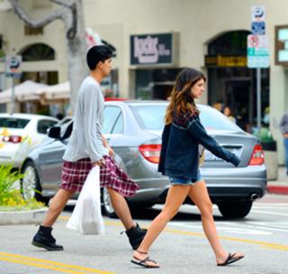 Shenae Grimes-Beech feet photo thumbnail