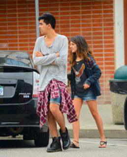 Shenae Grimes-Beech feet photo thumbnail