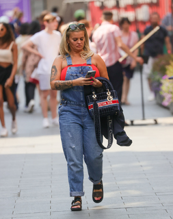Kerry Katona feet photo thumbnail