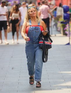 Kerry Katona feet photo thumbnail