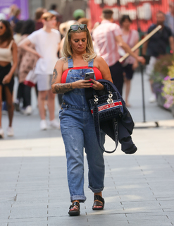 Kerry Katona feet photo thumbnail