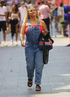 Kerry Katona feet photo thumbnail