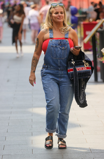 Kerry Katona feet photo thumbnail