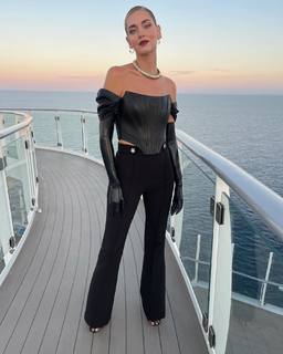 Chiara Ferragni feet photo thumbnail